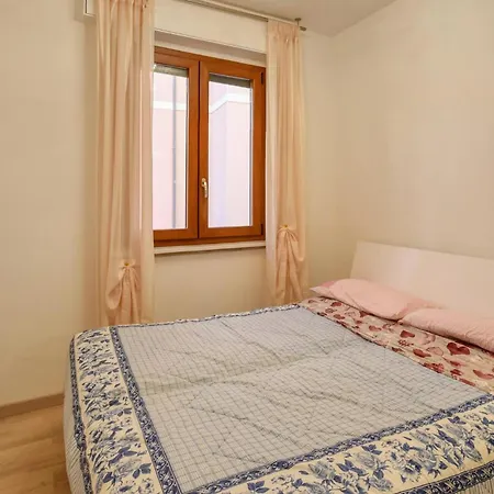 1 Bedroom Lovely In Камольи